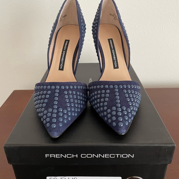 NIB French Connection Ellis Navy Suede Studded Pointed Toe Pumps US 7.5/EU 37.5 - Picture 2 of 9